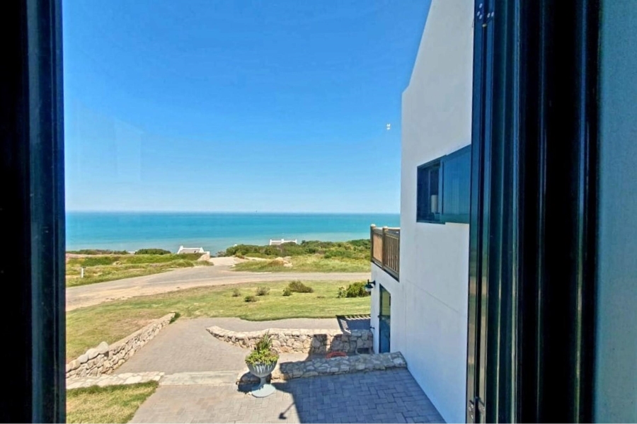 4 Bedroom Property for Sale in Fynbosstrand Western Cape